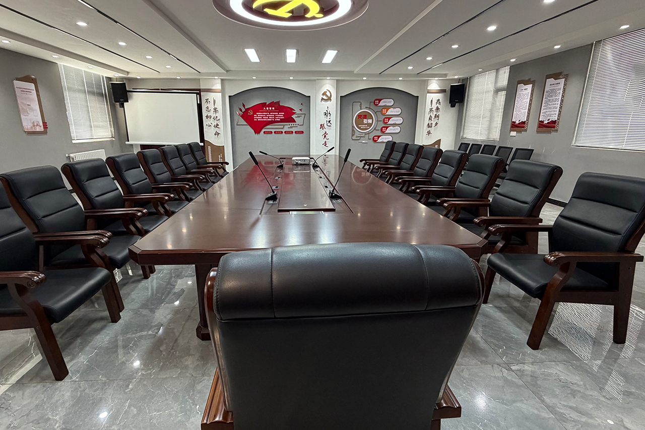 Sherlock Chemical meeting shop